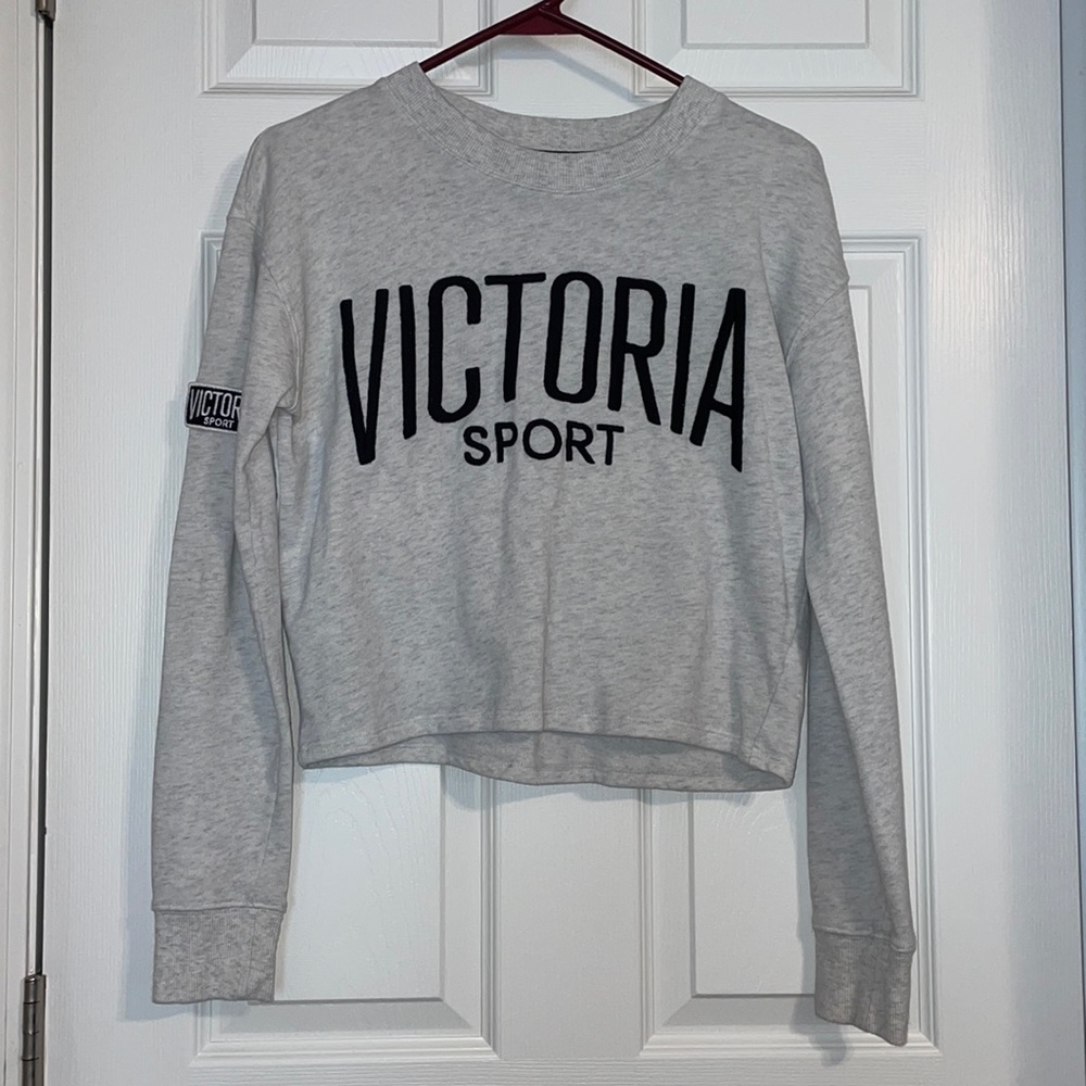 Victoria Sport Cropped Crew
